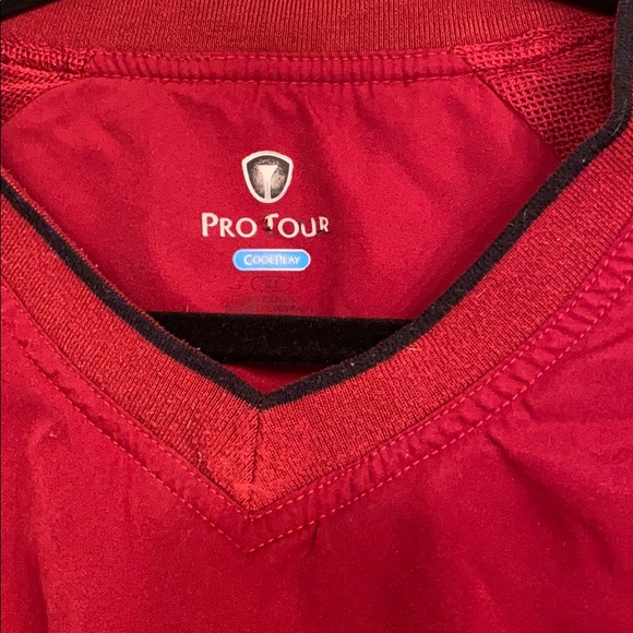 Red golf pullover - Picture 3 of 3